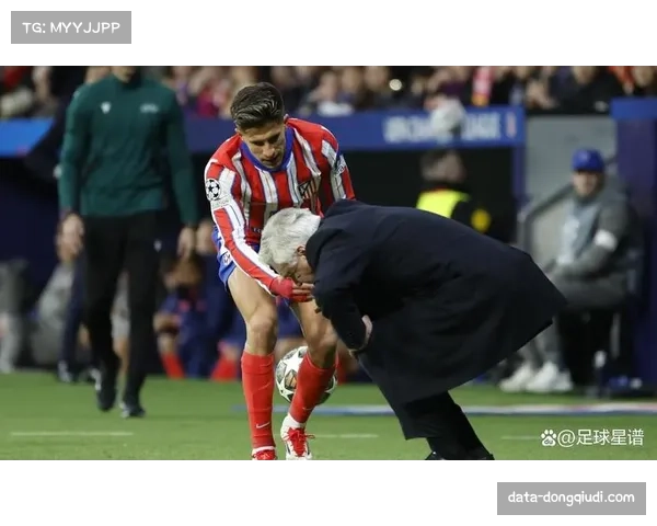 VAR争议再起：裁判标准是否亟待统一？欧冠淘汰赛面临执法考验